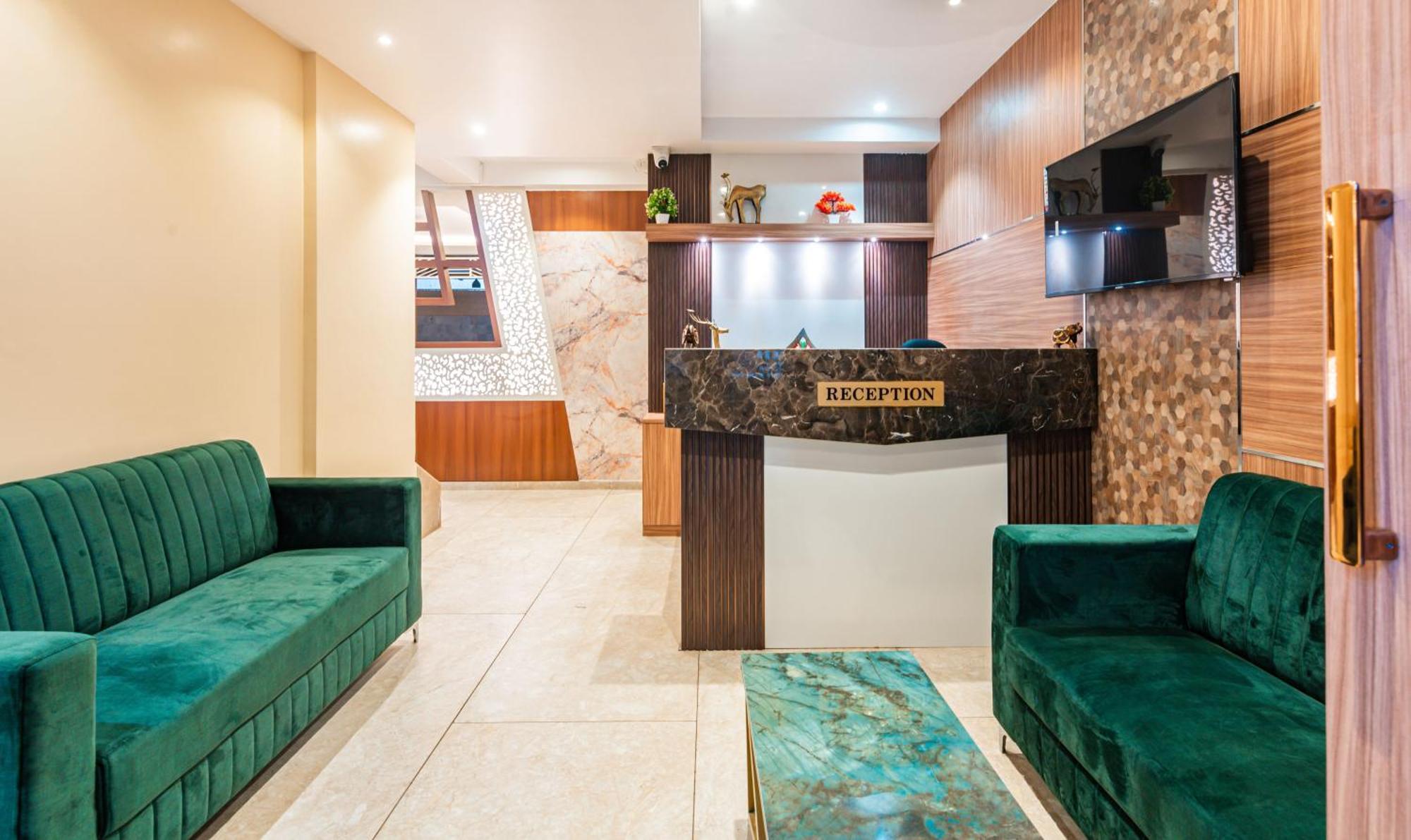 Lemon Wood Suites Пуна Экстерьер фото