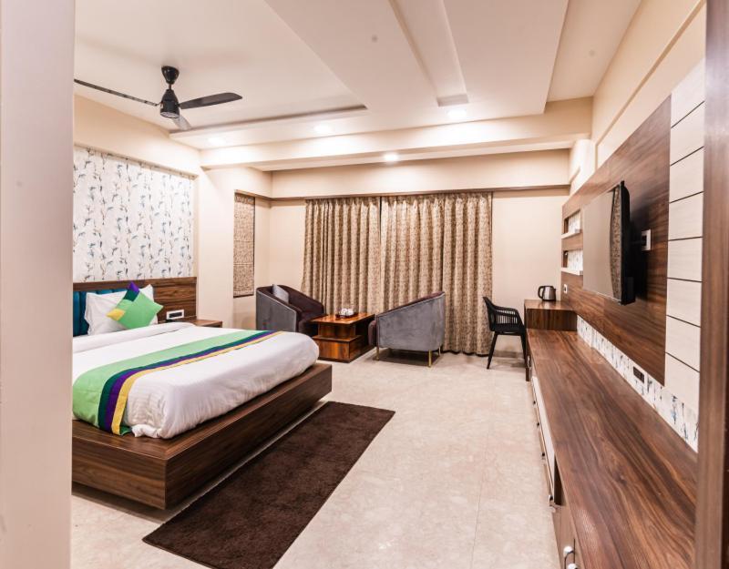 Lemon Wood Suites Пуна Экстерьер фото